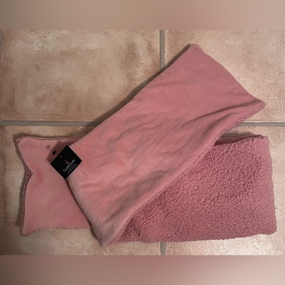 NWT Cuddl Duds pink velour pull through scarf with a plush fleece interior - Picture 2 of 4
